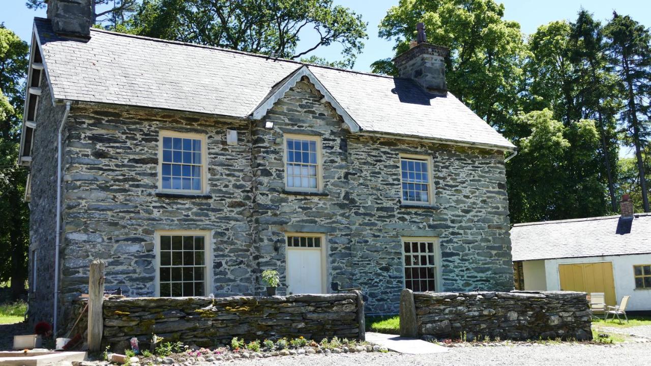 Cosy Ground Floor Disabled Friendly Room In Farm House Llandderfel Zewnętrze zdjęcie